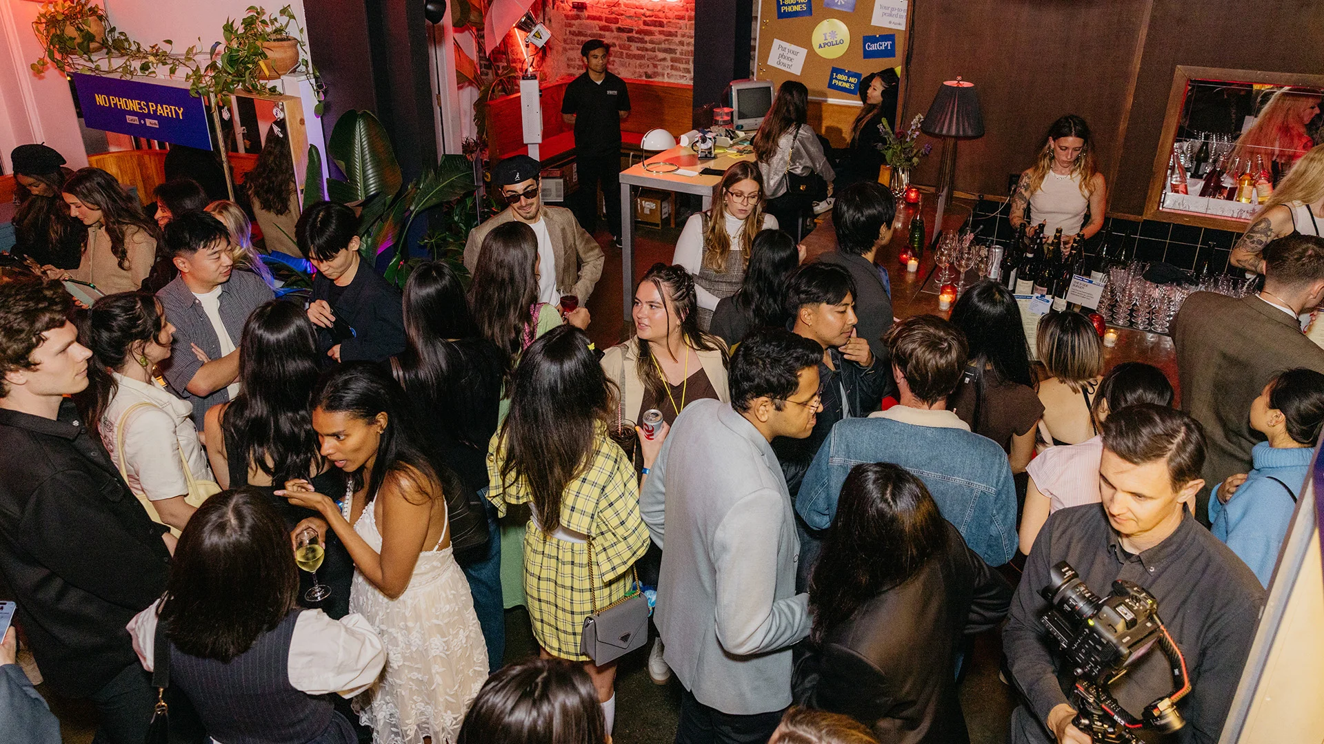 San Francisco’s First No Phones Party Revealed What Tech Can’t Automate