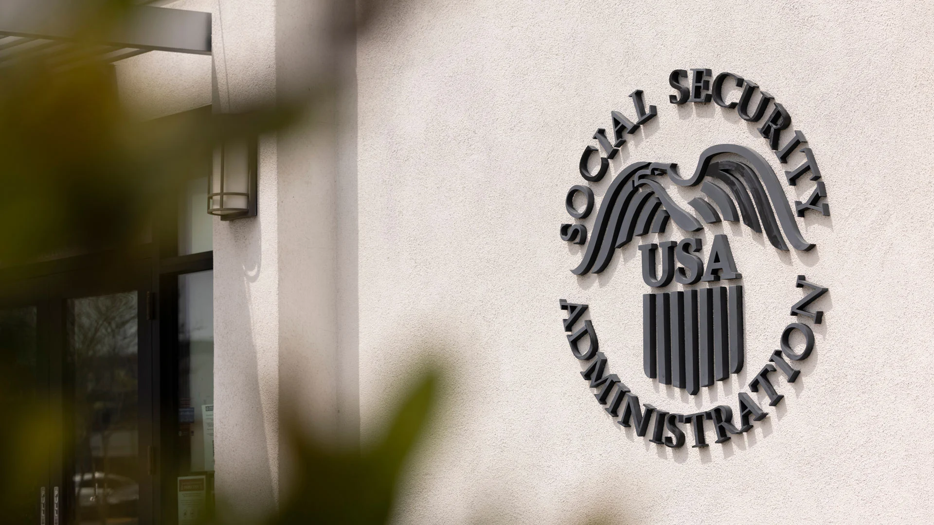 72 Million Americans Will See Larger Social Security Checks Next Year. Here’s Your 2027 Raise