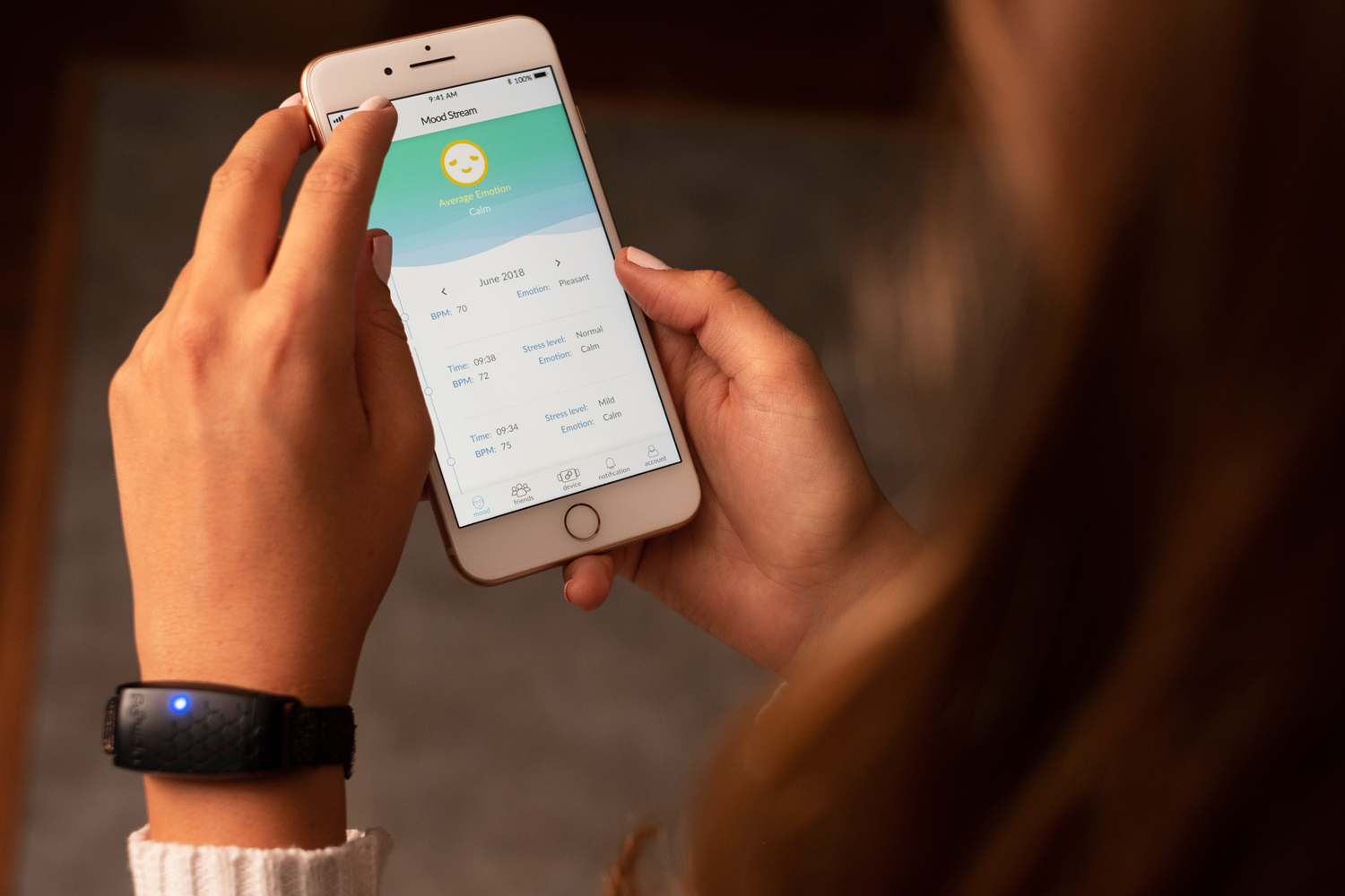 This New Smart Wristband Could Help You Manage Your Emotions