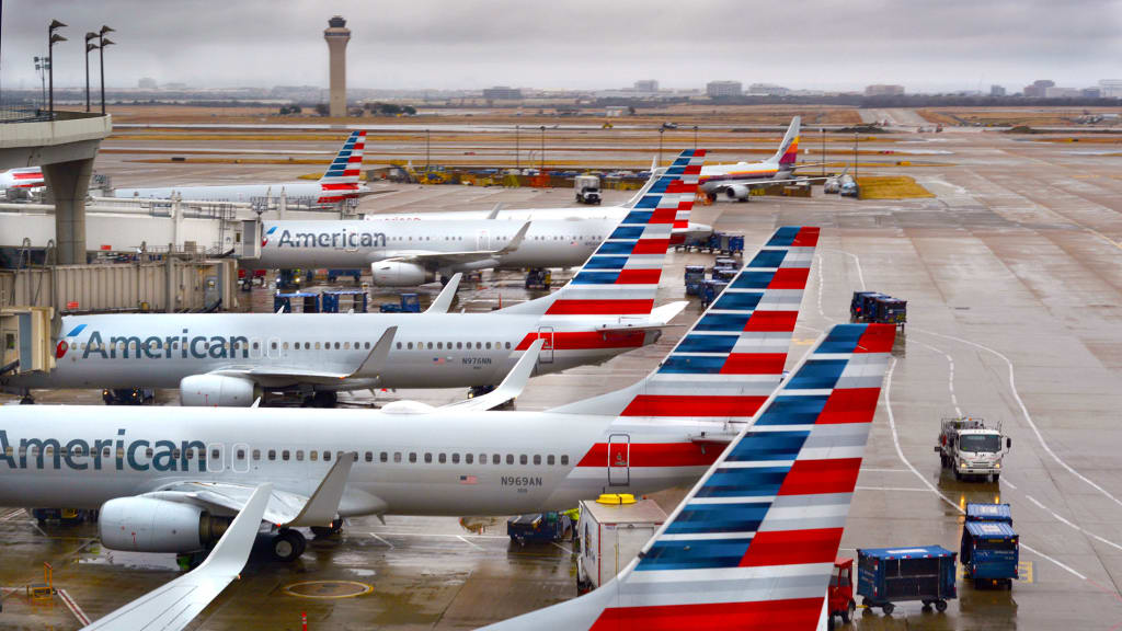 Después de más de 50 años, American Airlines acaba de tomar una decisión difícil y las azafatas no están contentas