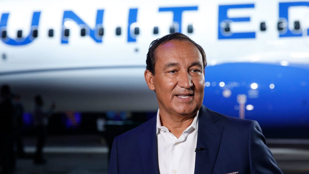 How Former United Airlines Ceo Oscar Munoz Turned The Struggling