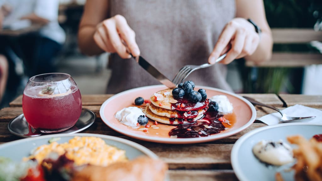 Berkeley Researchers Just Discovered 3 Secrets to Waking Up Refreshed and Staying Alert All Day