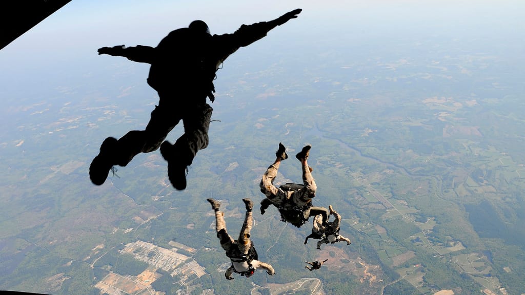 Top-Performing Navy SEALs Do This 1 Thing Differently When Confronted With Stress