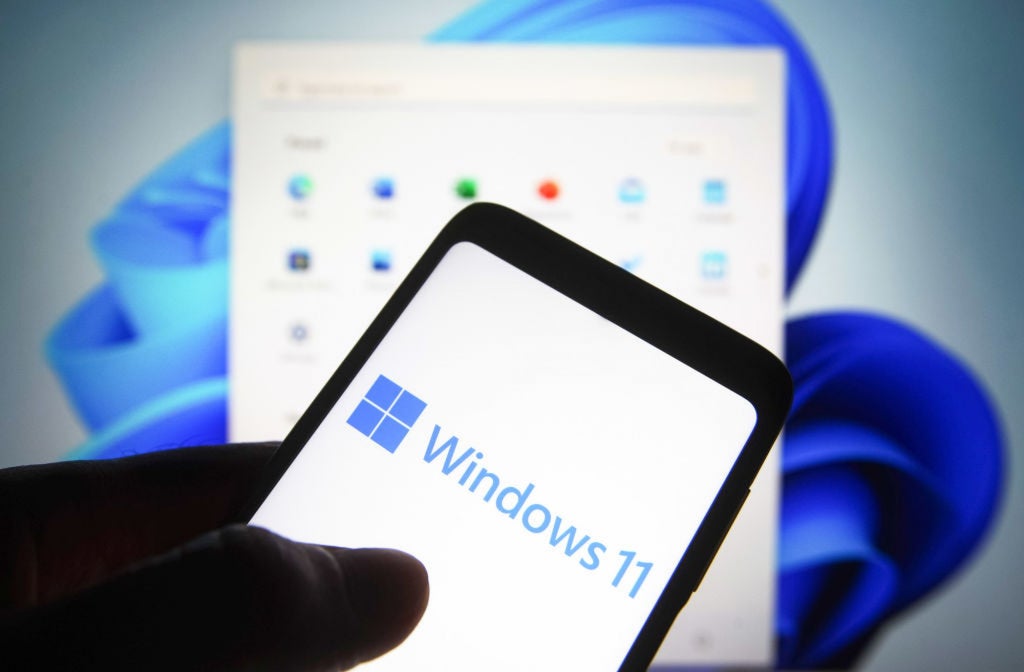 Microsoft Is Trying to Force You to Use Its Software Like It's 1998 All Over Again - Vimarsana News