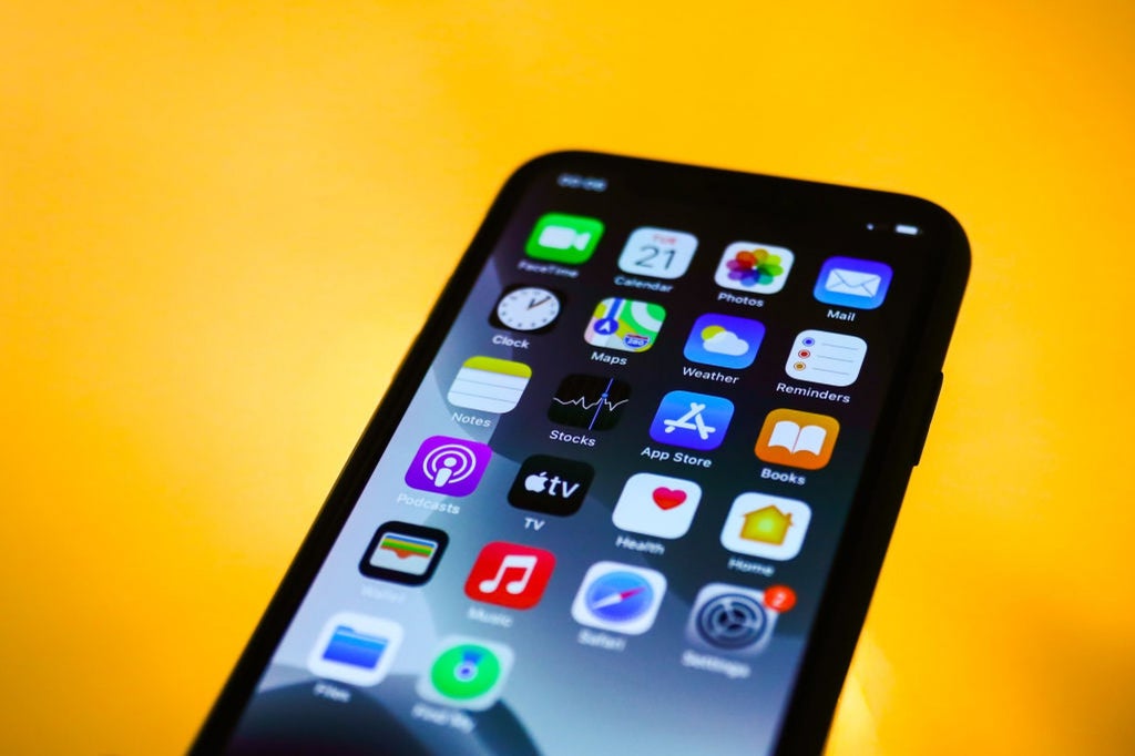 Apple's Latest Response to Anyone Who Wants to Change the App Store is to Toss Its Own Apps Under A Bus - Vimarsana News