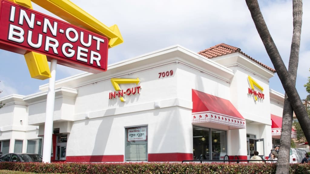 After 76 Long Years, In-N-Out Burger Just Made a Heartbreaking Announcement for the Very First Time