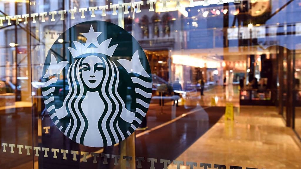 Starbucks Announces Black Friday and Cyber Monday Deals - QSR Magazine