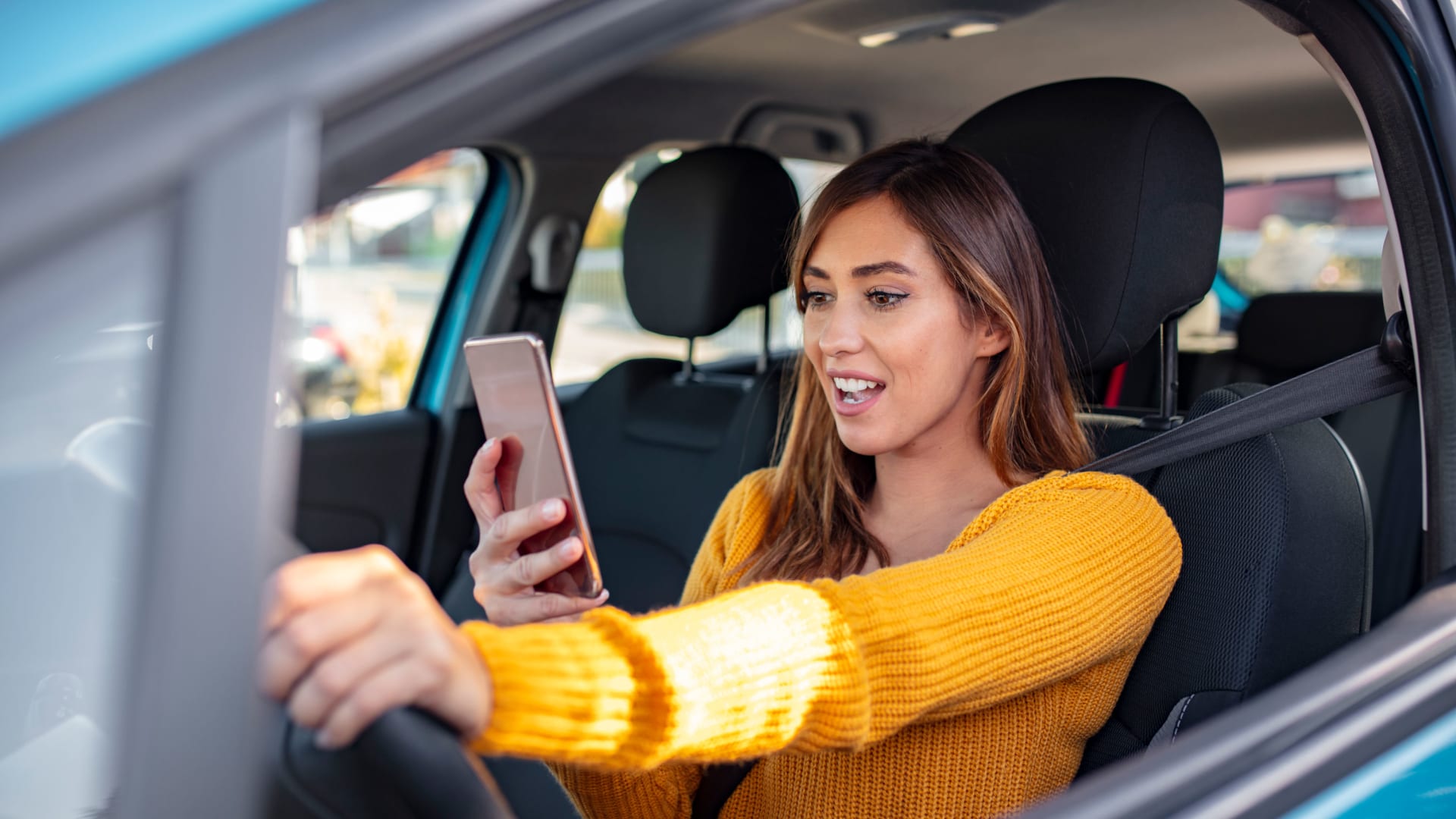 Worried That Others Are Texting While Driving? Here's What They're Really Doing, Harvard Study Shows