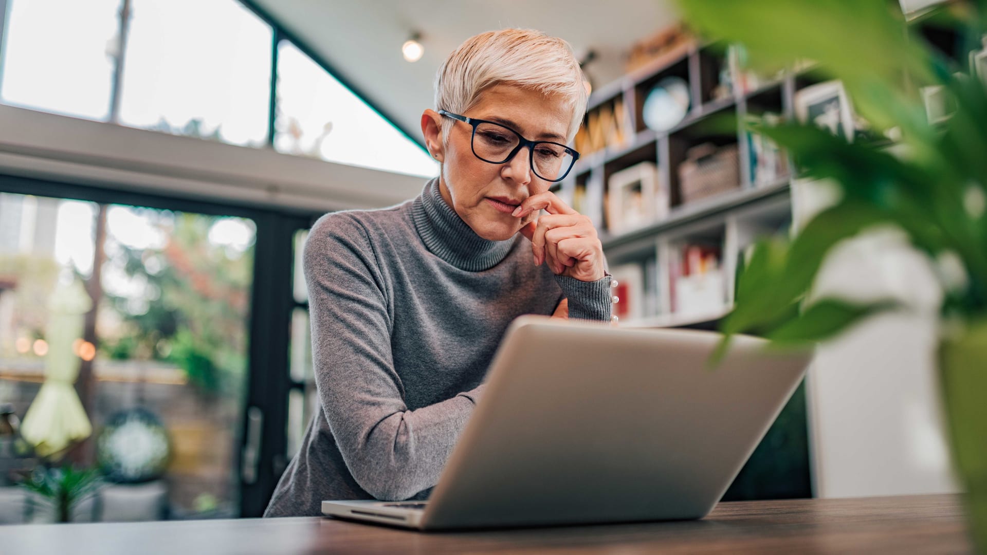 How To Set Up Your Next Zoom Meeting Correctly Inc Com   GettyImages 1197182216 435937 Svk8pa 