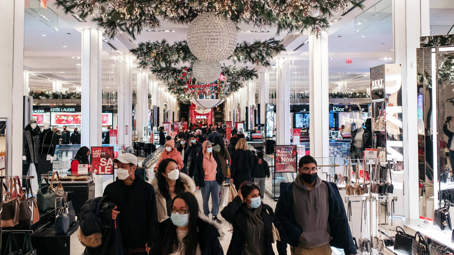 A Neuroscientist's Top 3 Tips to Avoid Emotional Overspending This Holiday Season