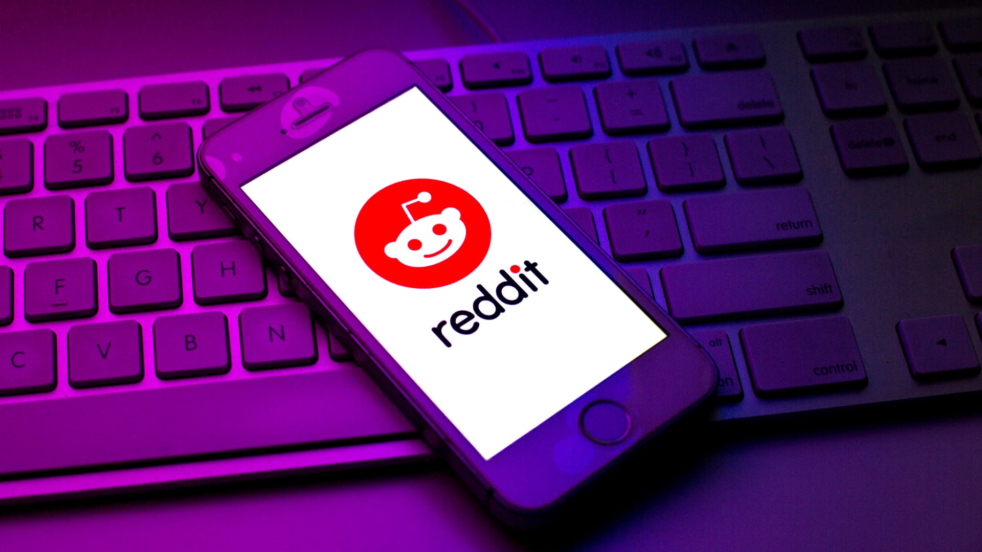 The Real Reason for Reddit's IPO Plan Should Come as No Surprise