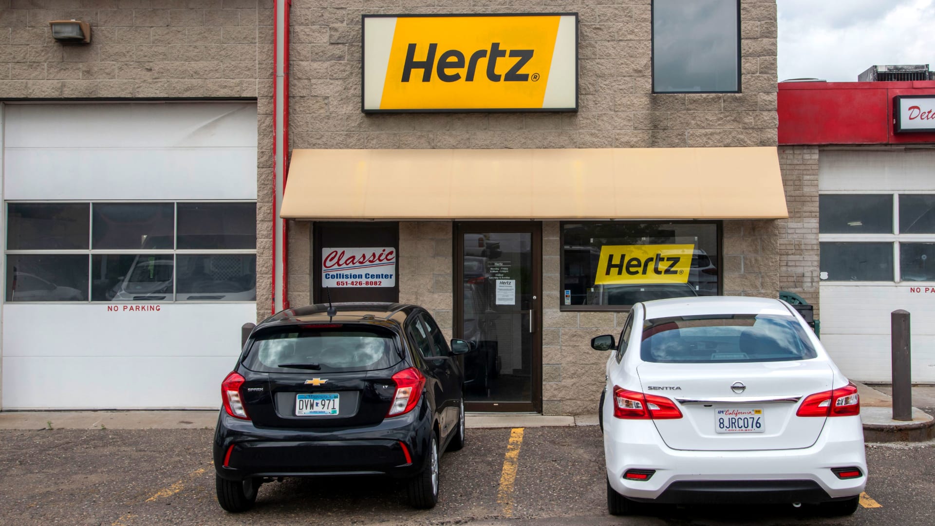 A Hertz car rental office in White Bear Lake, Minnesota.