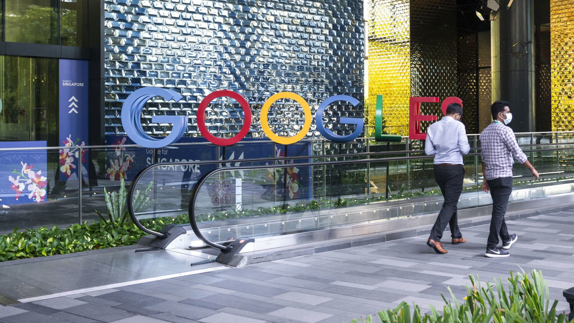 Why Google Quietly Uses the Power-Law Rule to Pay Its Superstar Employees 'Unfairly'