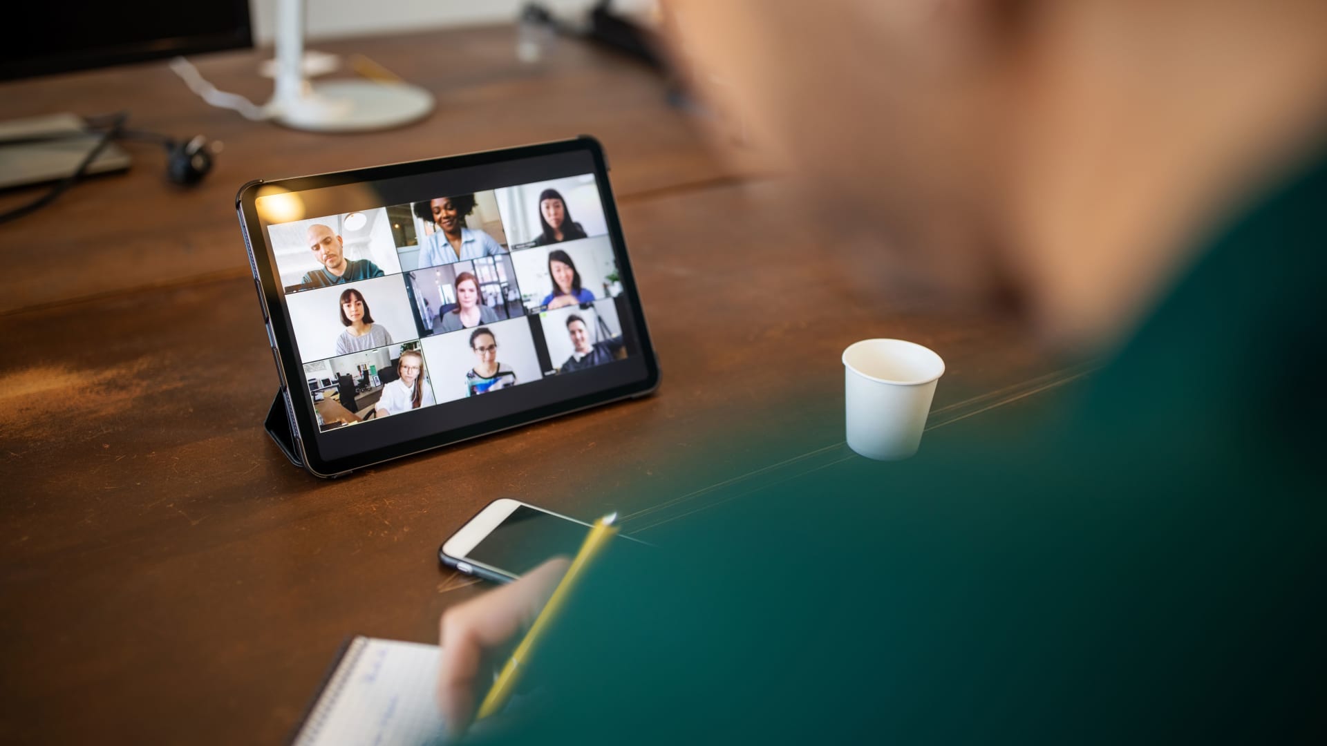5 Simple Rules to Keep an All-Hands Virtual Meeting From Becoming a Disaster