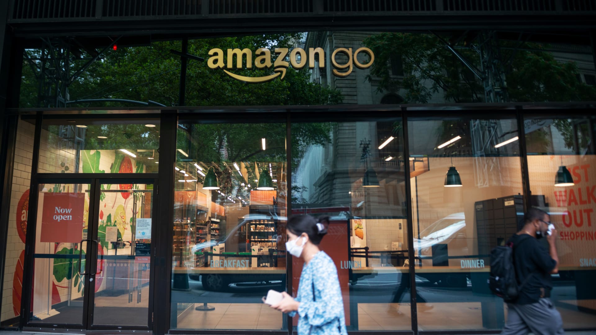 Enough With Working From Home Amazon Is Making A Big Bet On Getting Back To The Office Inc Com