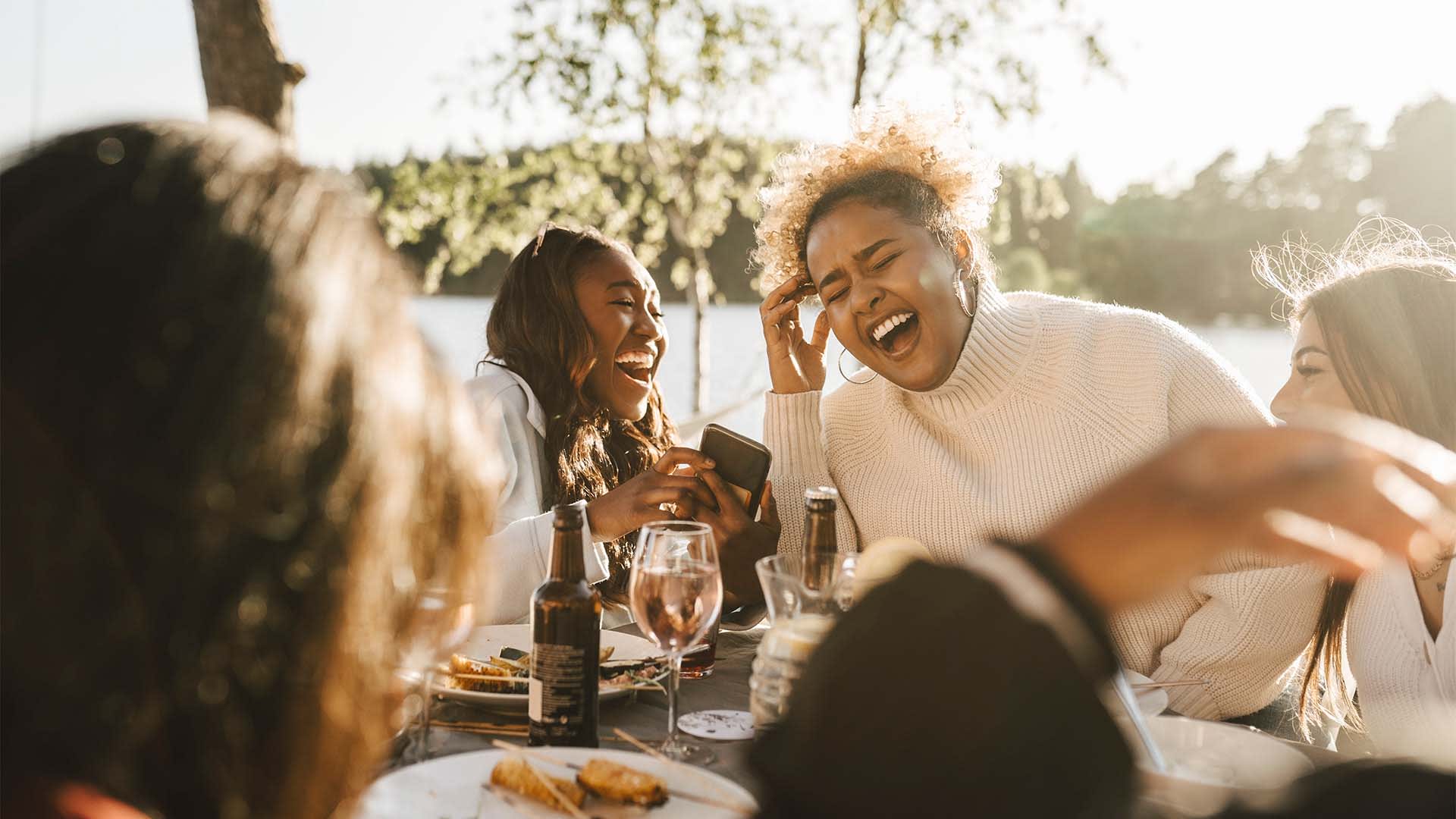 3 Essential Ingredients of Enduring Friendships, According to a Writer Who Interviewed 100 Sets of Friends