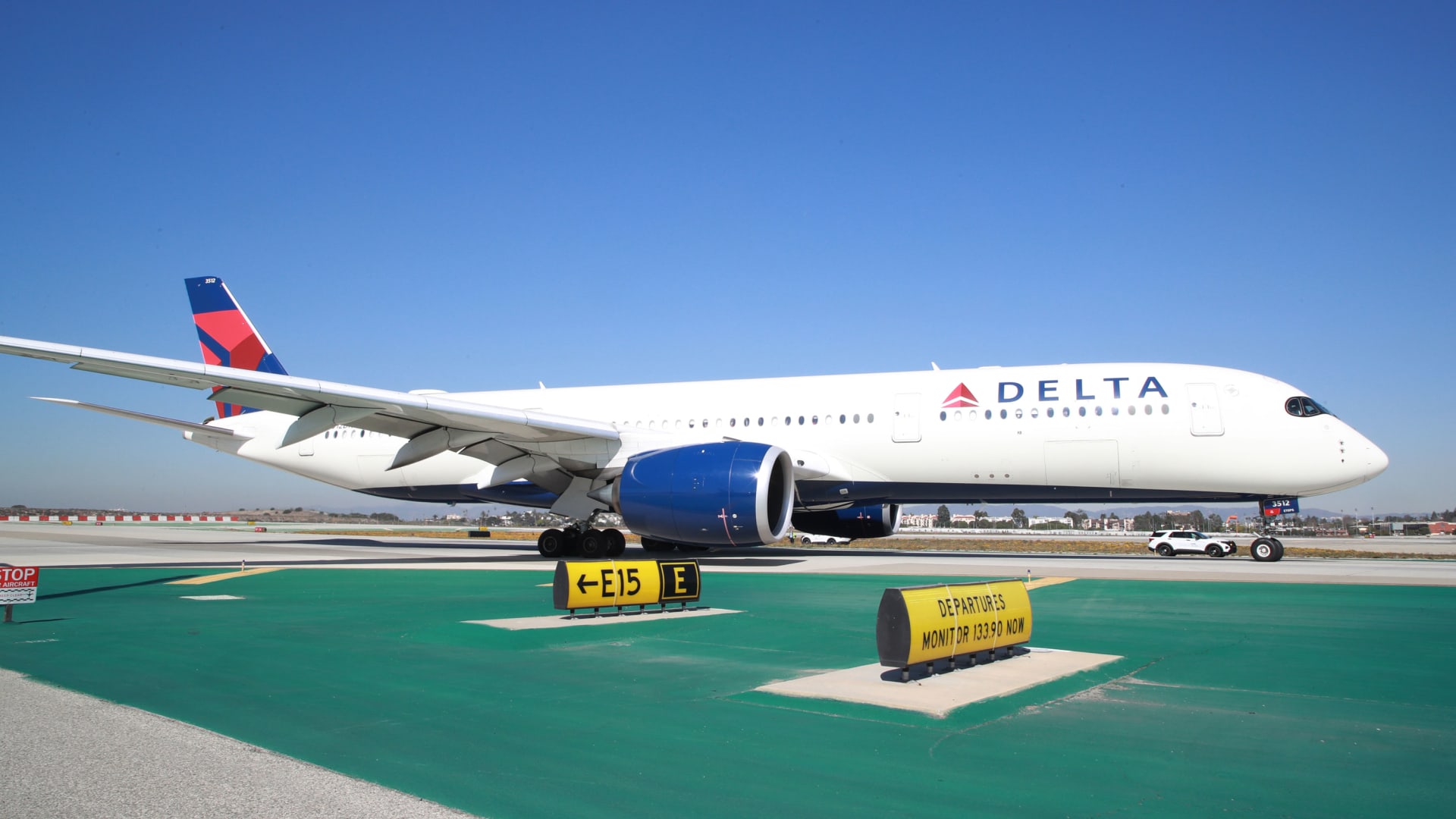 A Delta Air Lines Pilot's Inspiring Tweet Went Viral. The Reason Why Is  Brilliant | Inc.com