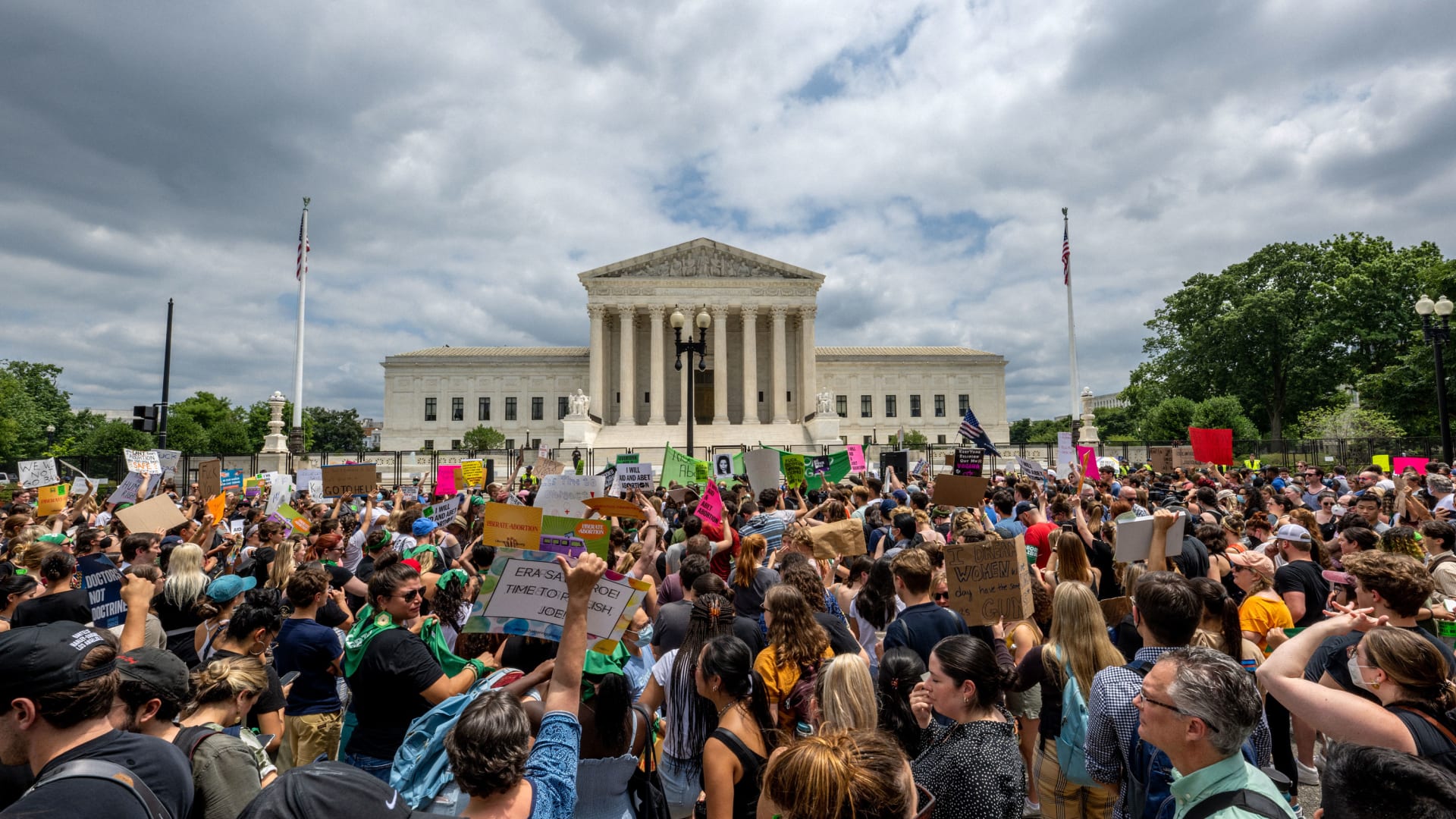People protest in response to the 'Dobbs' v. 'Jackson Women's Health Organization' ruling in front of the U.S. Supreme Court on June 24, 2022, in Washington, D.C.