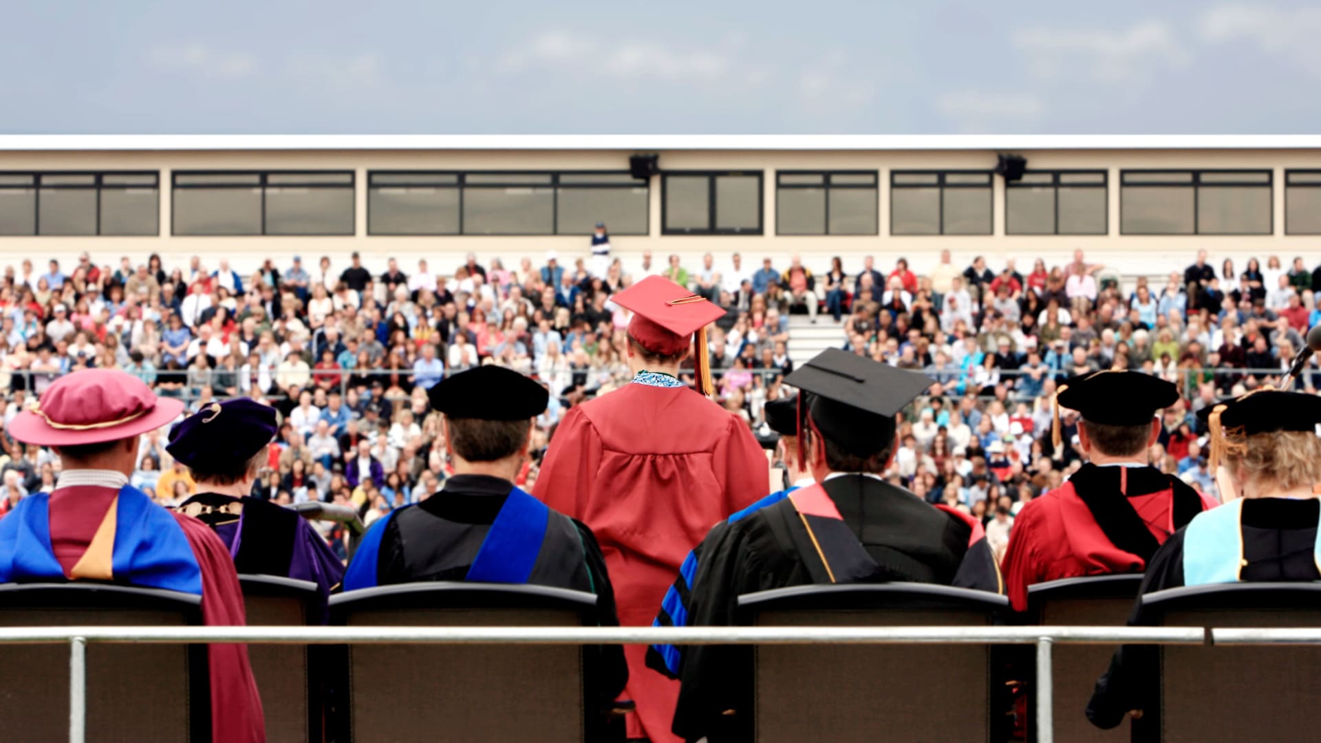 This Writer Listened to 100 Commencement Speeches So You Don't Have To