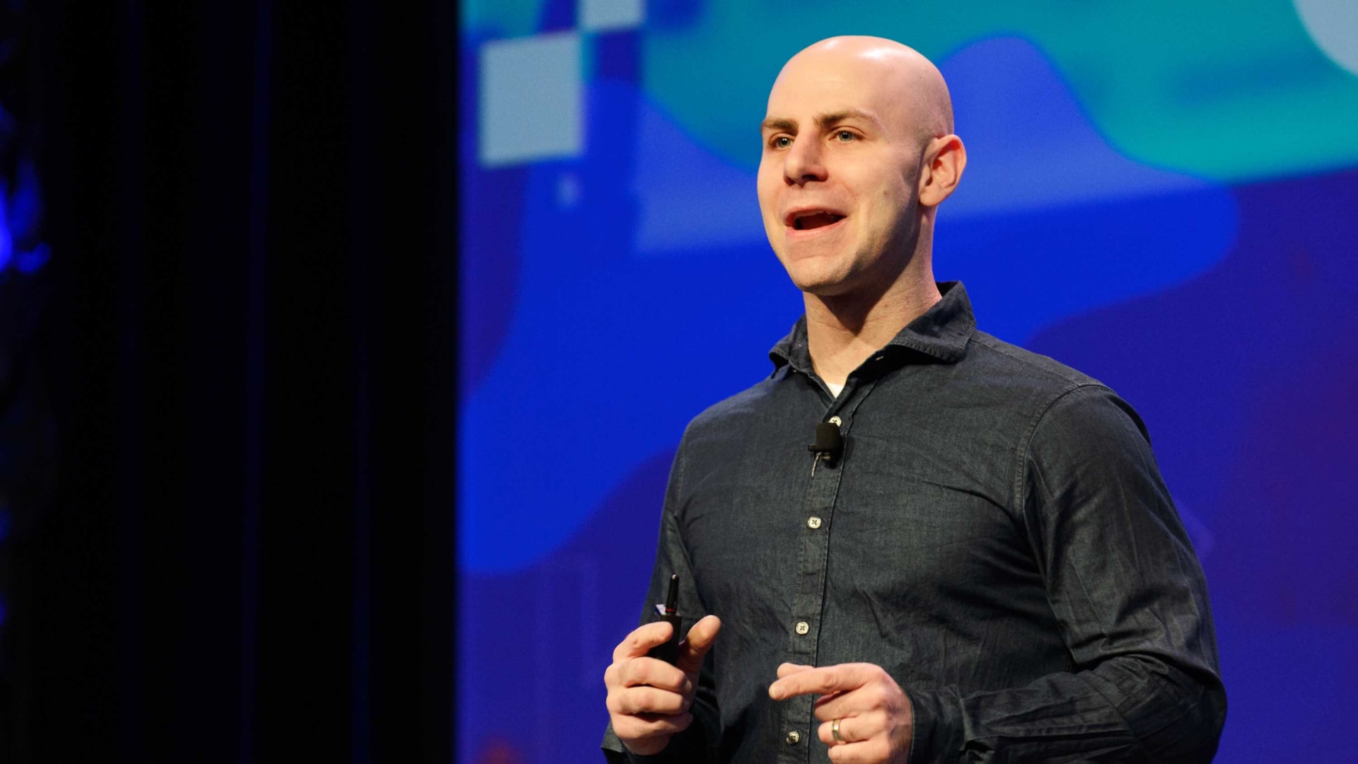 In 9 Words, Adam Grant Reveals a Painful Problem With Our Work Lives