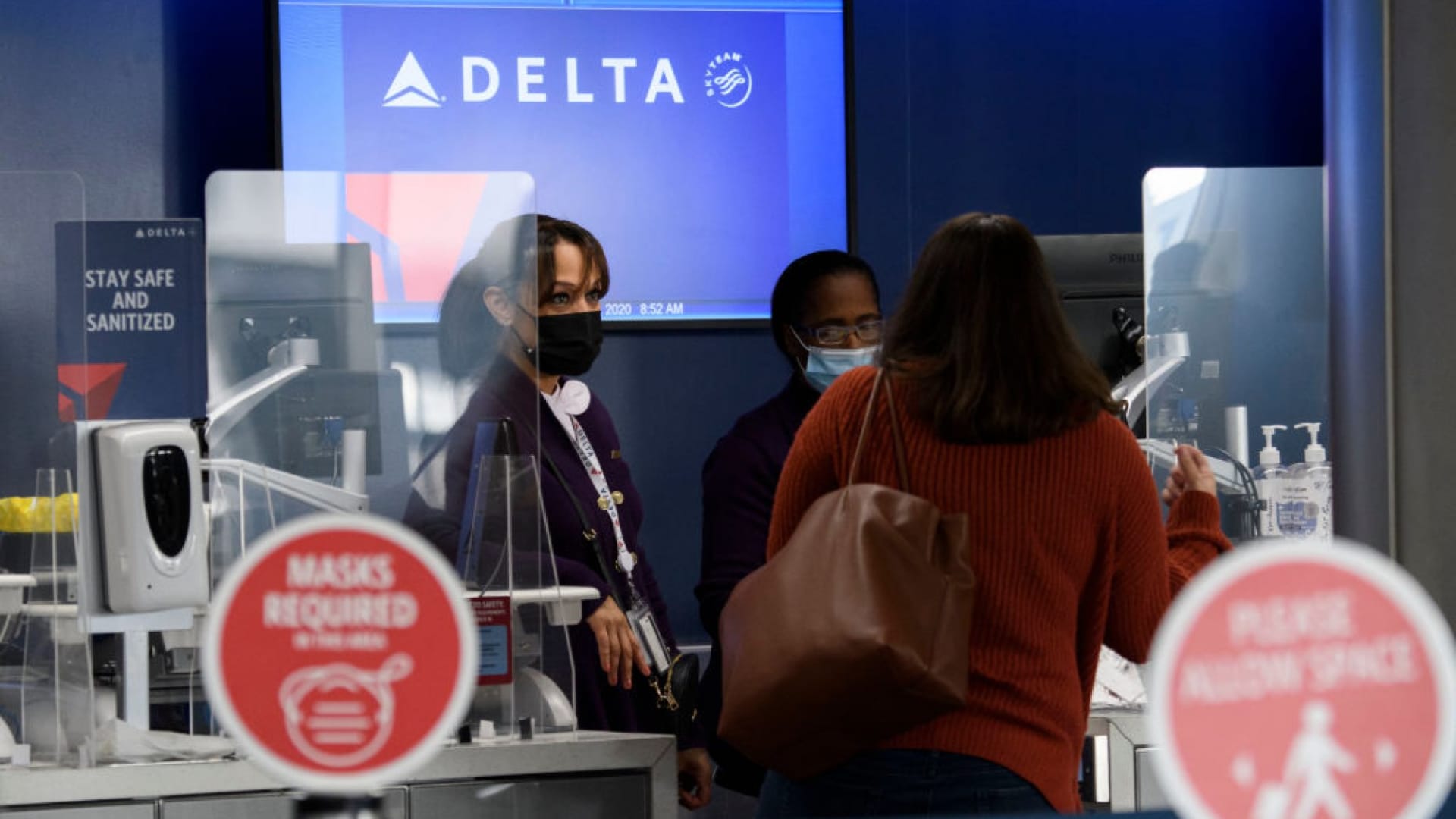 Delta's 8-Word Response to the End of the Federal Mask Mandate on Planes Is the Best I've Seen Yet