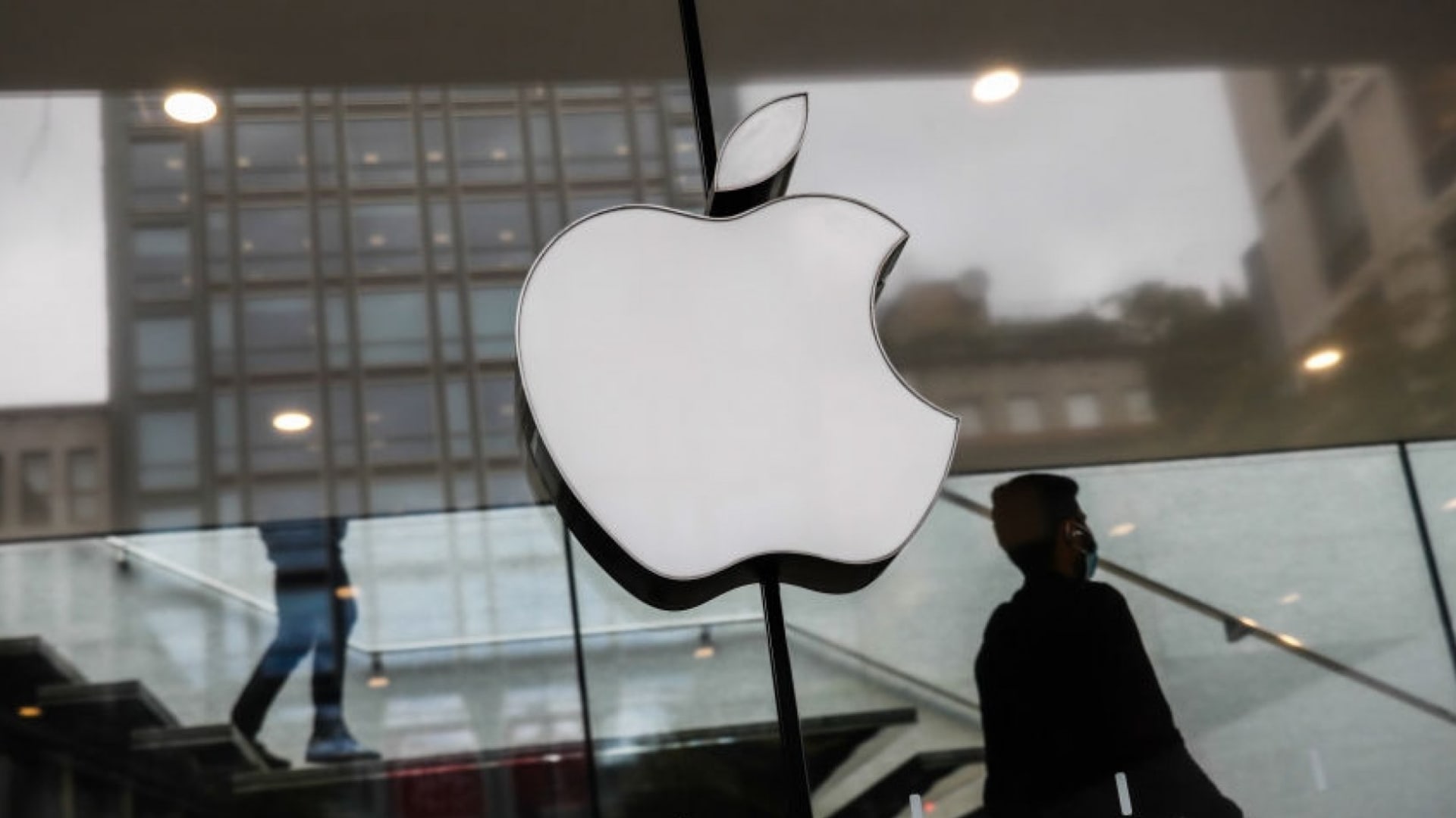 Apple's Return to the Office Plan Has 1 Glaring Problem
