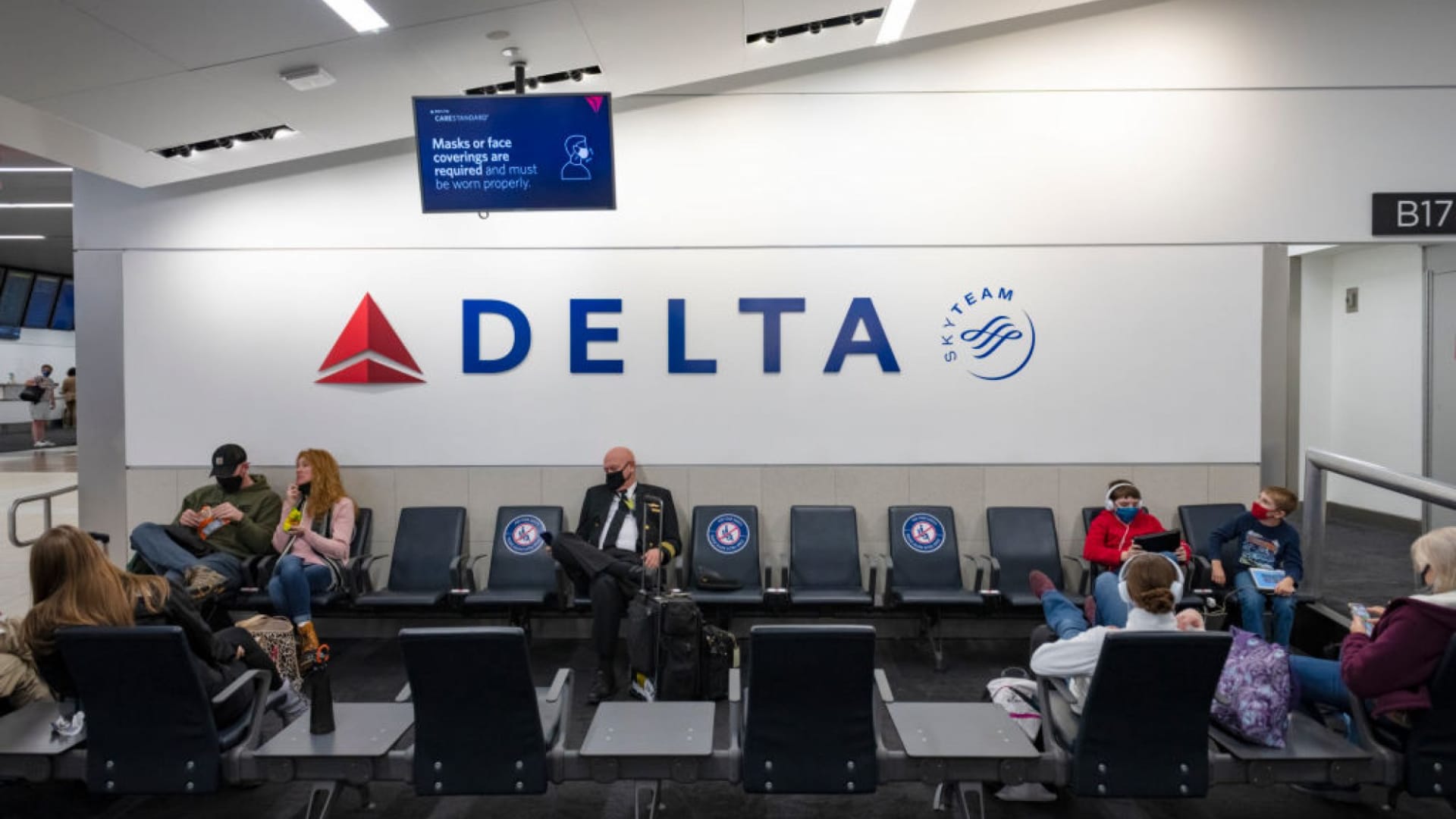 An Upset Customer Tweeted at Delta Air Lines. Its Response Was the 1 Thing No Company Should Ever Do
