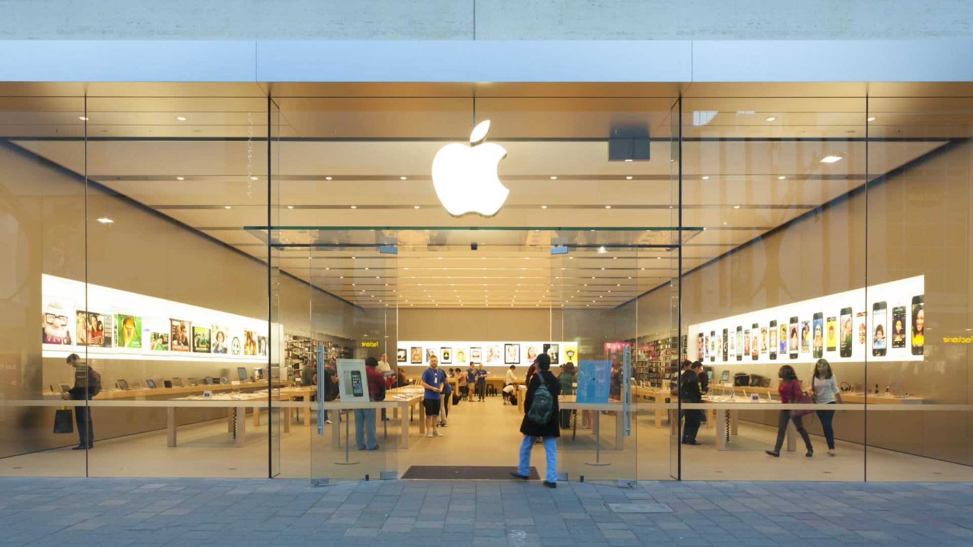 This Simple Email From Apple Is a Brilliant Example of How to Delight Your Customers