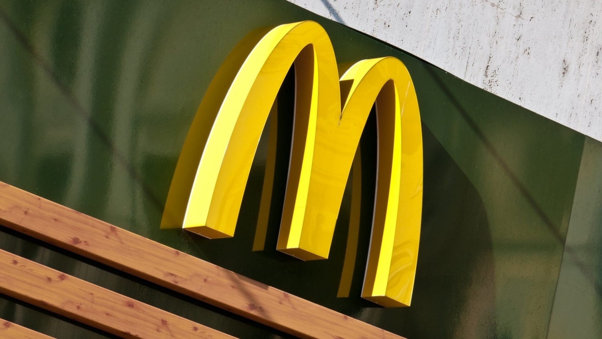 mcdonalds logo tik tok