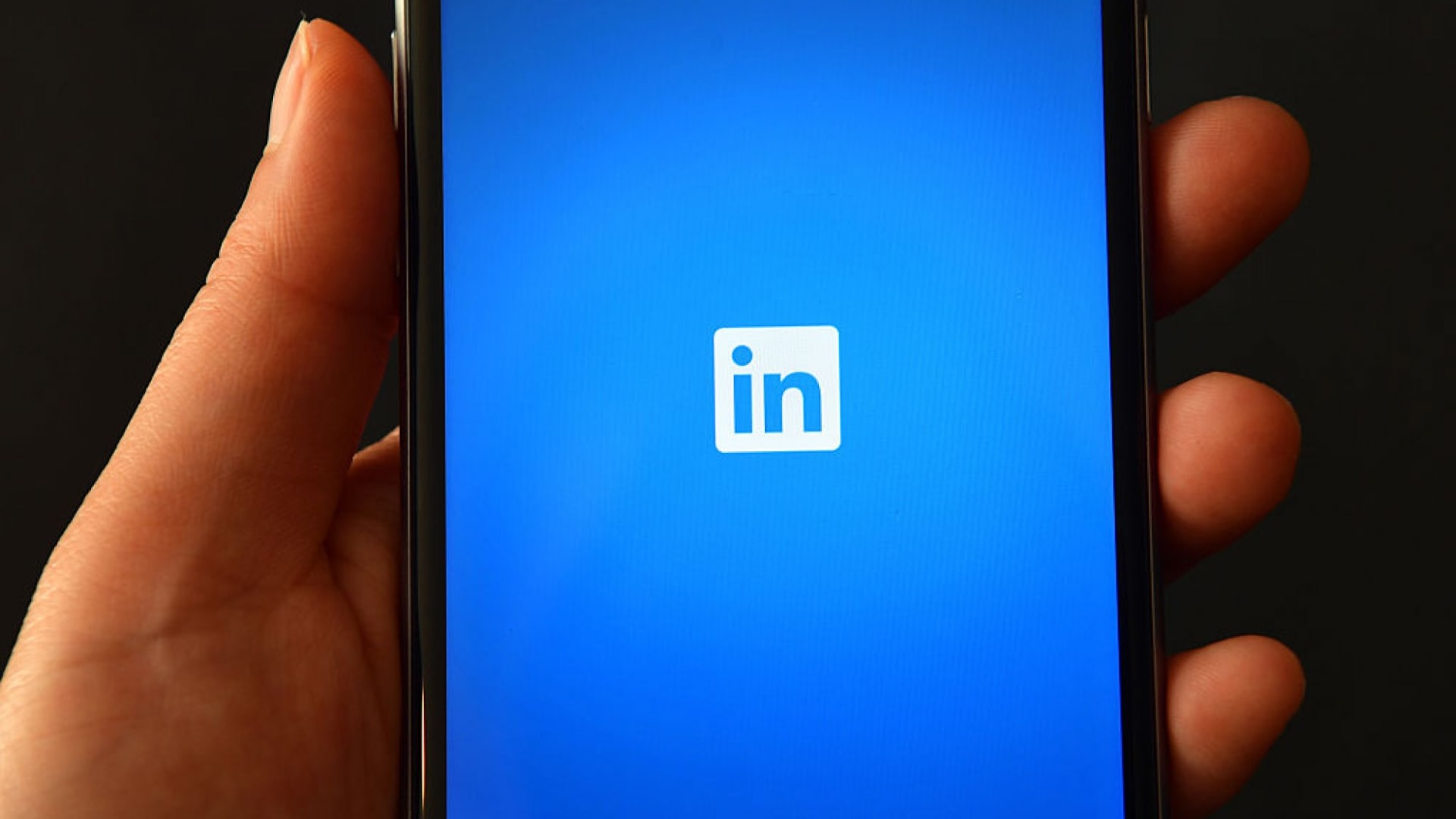 This Common LinkedIn Mistake Could Be Fatal to Your Brand. Do This Instead
