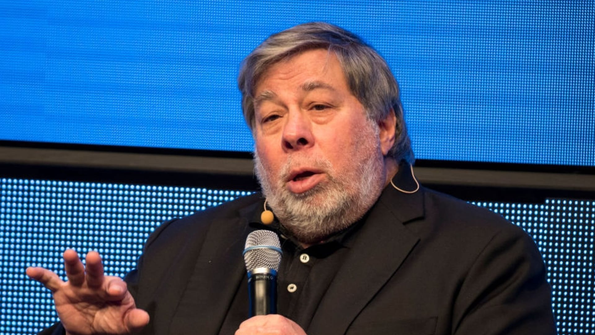 Apple's Co-Founder Has Harsh Words for the Company Over Its Control of Your Devices