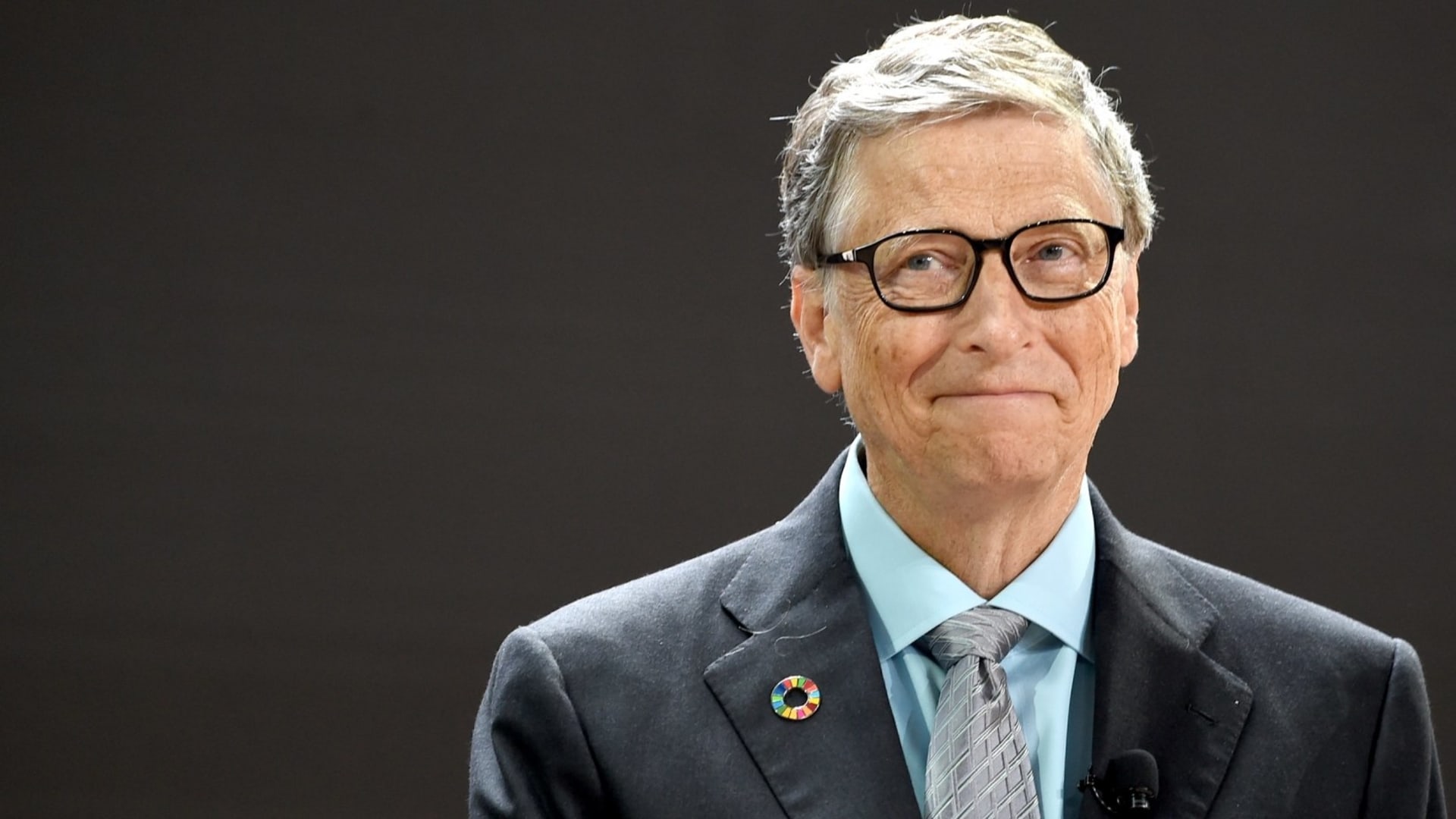 bill gates leadership style management