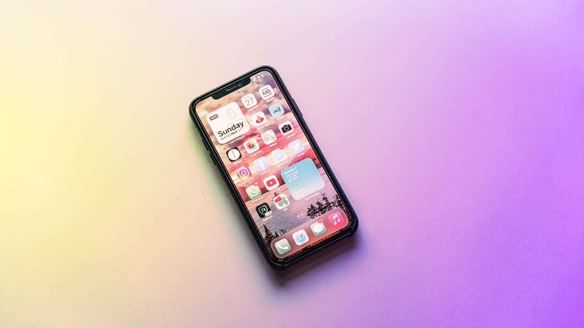 The 9 Best iOS 14 Widgets for iPhone Power Users