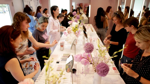 Here's What Glossier's Employees Are Bringing