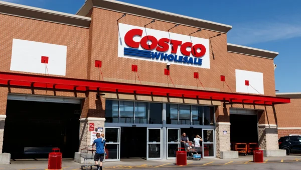Costco Is Making a Big Change to the 1 Thing Everyone Loves Most About Its  Stores and No One Is Happy