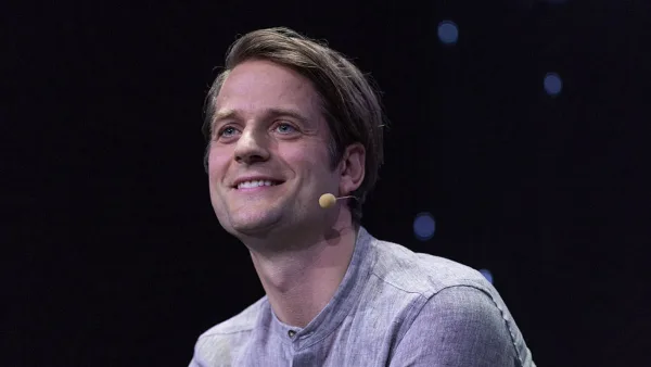 Klarna's CEO Faced Pushback for Firing 700 Employees on a Video. His  Response Was the 1 Thing No Leader Should Ever Do